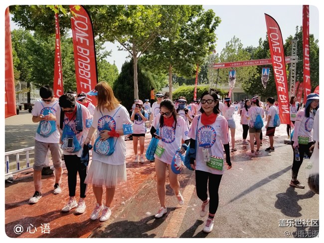 歡樂(lè)的北京泡泡跑 歡樂(lè)的北京泡泡跑