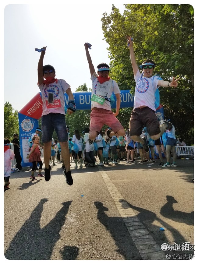 歡樂(lè)的北京泡泡跑 歡樂(lè)的北京泡泡跑