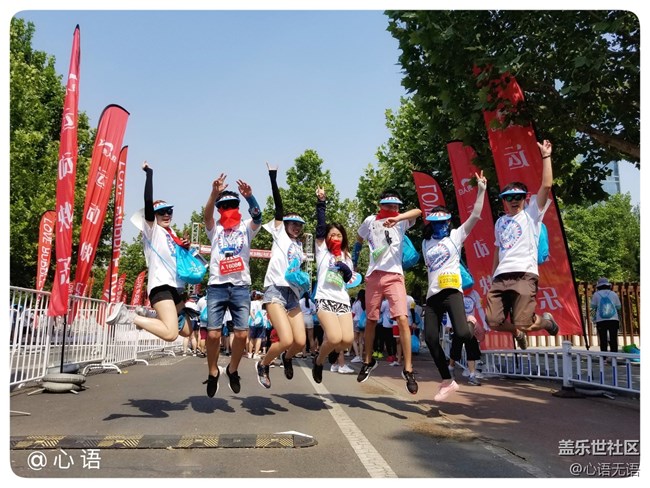 歡樂(lè)的北京泡泡跑 歡樂(lè)的北京泡泡跑
