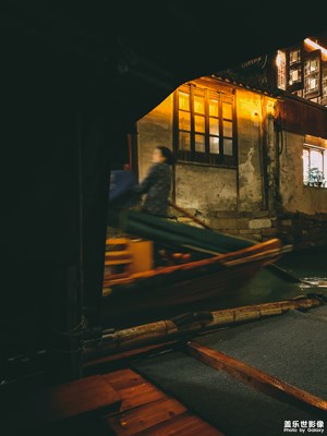 【中國(guó)最美瞬間】+詩(shī)的槳櫓潑刺著前世的細(xì)浪