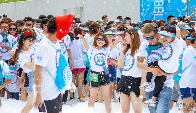 地球上最開心的5公里 蓋樂世社區(qū)泡泡跑沈陽站精彩回顧 地球上最開心的5公里 蓋樂世社區(qū)泡泡跑沈陽站精彩回顧