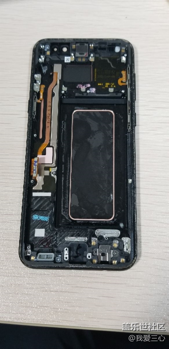 今天花了1727大洋狠心換了屏