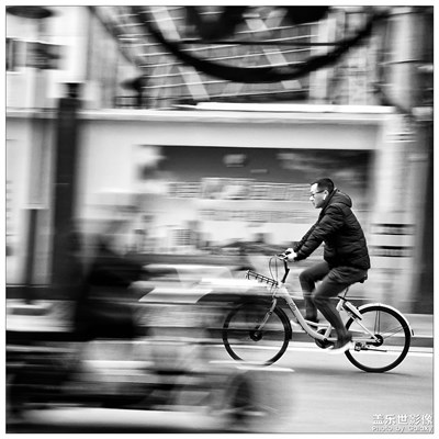 手持搖攝走一個