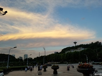 最美七彩祥云，霞光初現(xiàn)