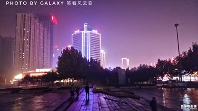 【夜拍】+唐山抗震紀(jì)念碑