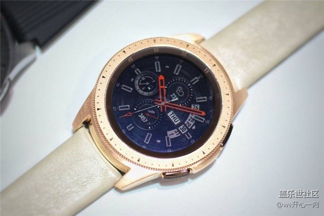 三星Galaxy Watch現(xiàn)場實拍圖賞:看上去就像是一塊真機械表 三星Galaxy Watch現(xiàn)場實拍圖賞:看上去就像是一塊真機械表