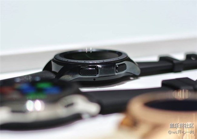 三星Galaxy Watch現(xiàn)場實拍圖賞:看上去就像是一塊真機械表 三星Galaxy Watch現(xiàn)場實拍圖賞:看上去就像是一塊真機械表
