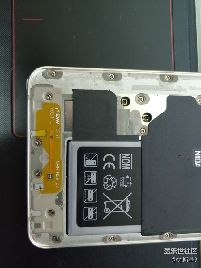 note5，拆后蓋的時候斷了