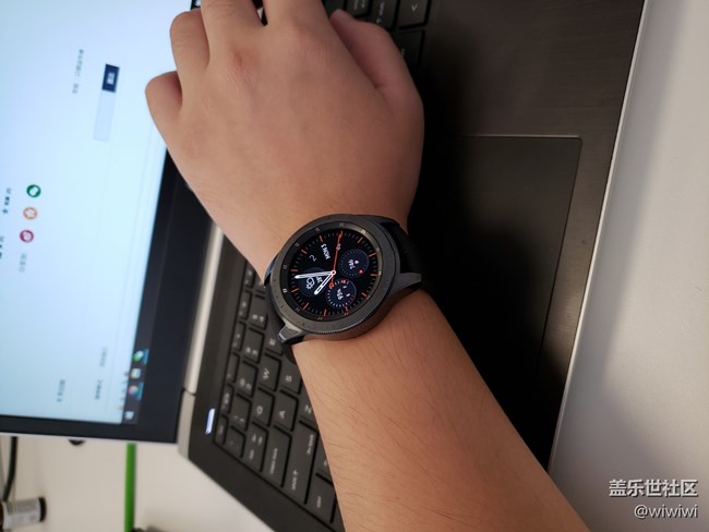 42mm黑色，Galaxy Watch上手體驗。