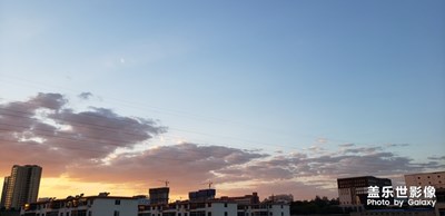 為了想要的生活；為了人間的煙火氣；為了今天的風(fēng)和月