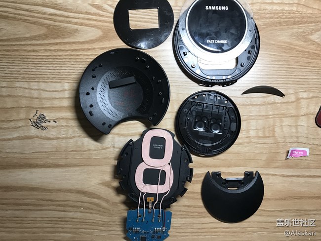 【拆解】三星第三代無線充電器拆解
