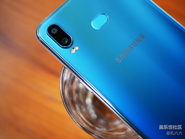 外觀精致手感細(xì)膩 三星Galaxy A6s美圖賞 外觀精致手感細(xì)膩 三星Galaxy A6s美圖賞