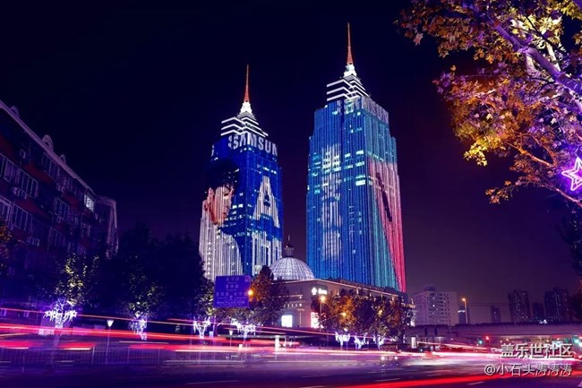 三星Galaxy A9s | A6s燈光秀上映魔都環(huán)球港雙子塔