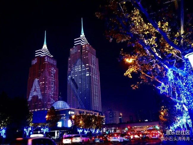 三星Galaxy A9s | A6s燈光秀上映魔都環(huán)球港雙子塔