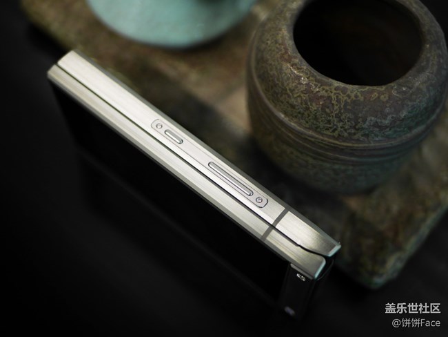 開(kāi)闔之間 風(fēng)范盡顯 三星W2019美圖賞