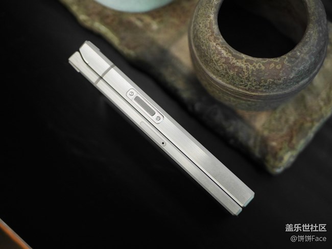 開(kāi)闔之間 風(fēng)范盡顯 三星W2019美圖賞