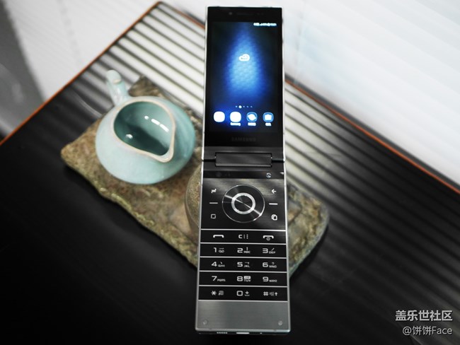 開(kāi)闔之間 風(fēng)范盡顯 三星W2019美圖賞