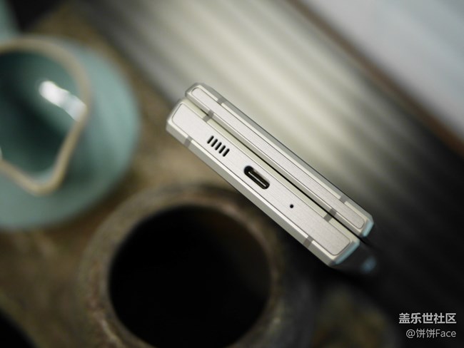 開(kāi)闔之間 風(fēng)范盡顯 三星W2019美圖賞