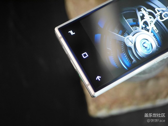 開(kāi)闔之間 風(fēng)范盡顯 三星W2019美圖賞