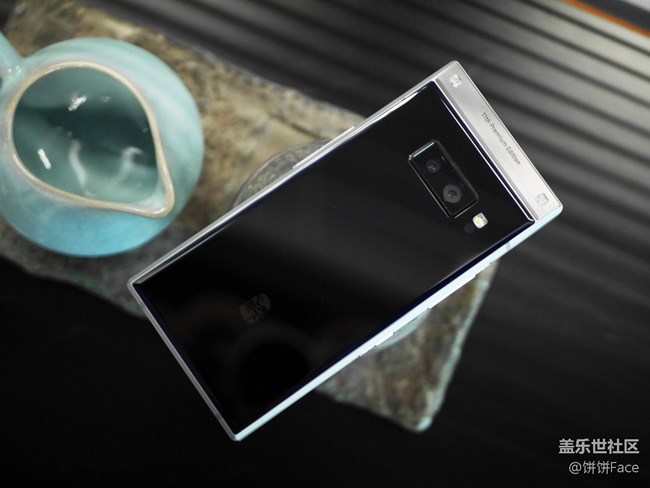 開(kāi)闔之間 風(fēng)范盡顯 三星W2019美圖賞