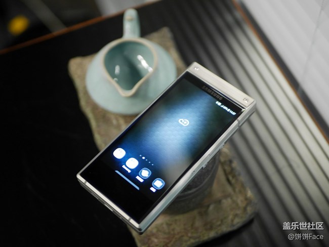 開(kāi)闔之間 風(fēng)范盡顯 三星W2019美圖賞