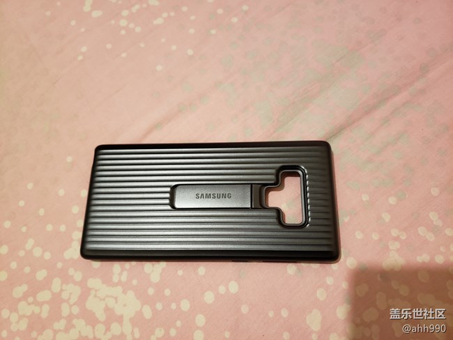 行李箱手機(jī)殼使用10天后無(wú)奈把它換下