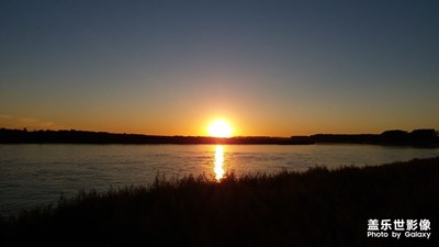 夕陽下的松花江