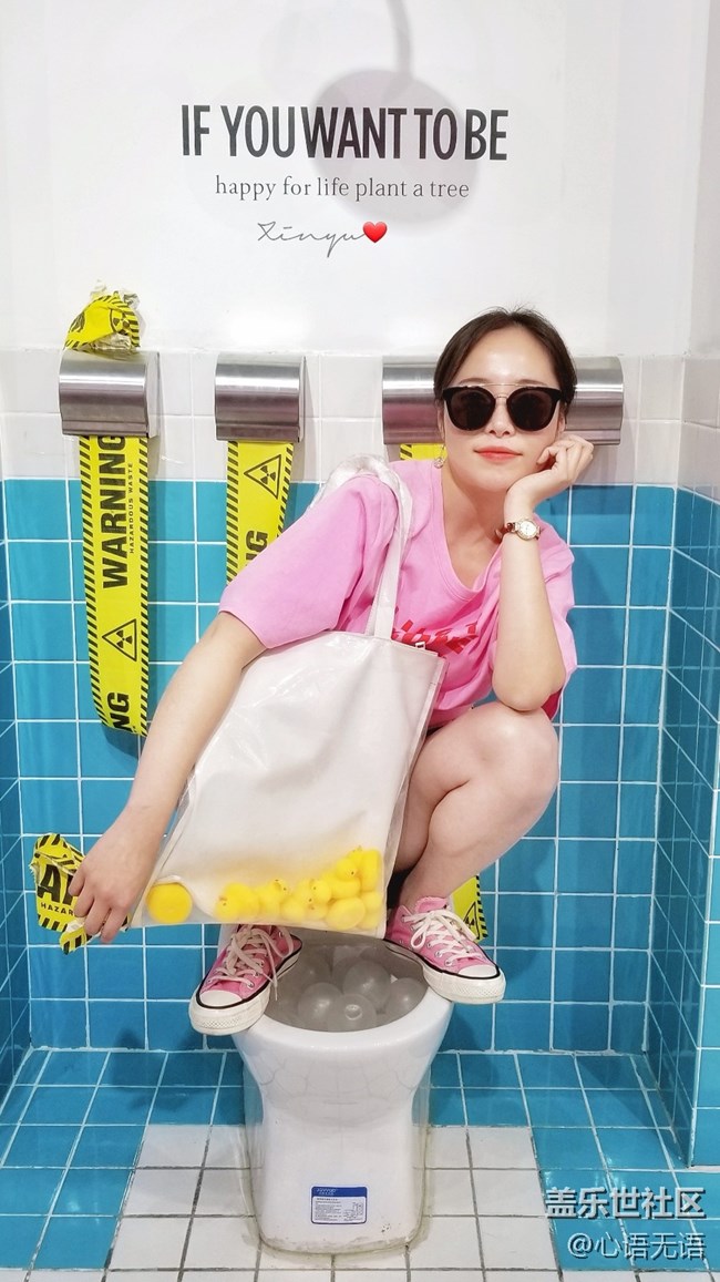 11月，我們在網(wǎng)紅店來拍照