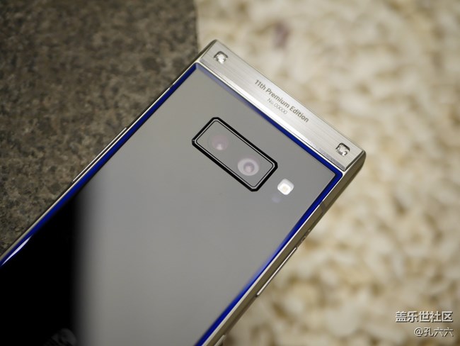 低調(diào)奢華優(yōu)雅從容 三星W2019評測(外觀篇) 低調(diào)奢華優(yōu)雅從容 三星W2019評測(外觀篇)