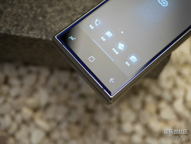 低調(diào)奢華優(yōu)雅從容 三星W2019評測(外觀篇) 低調(diào)奢華優(yōu)雅從容 三星W2019評測(外觀篇)