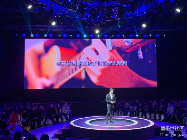 筑夢(mèng)音樂(lè)，成就年輕精英！三星發(fā)布A8s