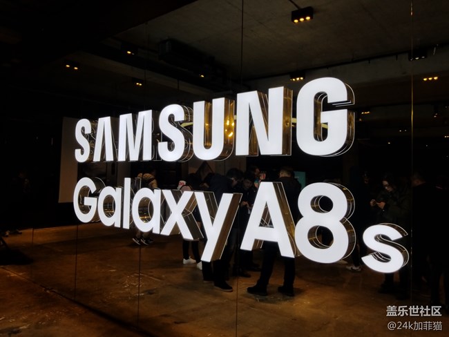 三星A8s發(fā)布會(huì)現(xiàn)場(chǎng)體驗(yàn)