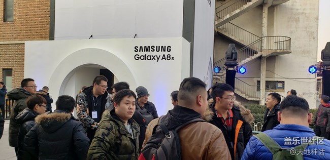 三星全球首款屏內(nèi)開(kāi)孔手機(jī)A8S火速來(lái)襲 三星全球首款屏內(nèi)開(kāi)孔手機(jī)A8S火速來(lái)襲