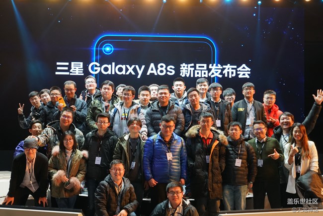 三星全球首款屏內(nèi)開(kāi)孔手機(jī)A8S火速來(lái)襲 三星全球首款屏內(nèi)開(kāi)孔手機(jī)A8S火速來(lái)襲