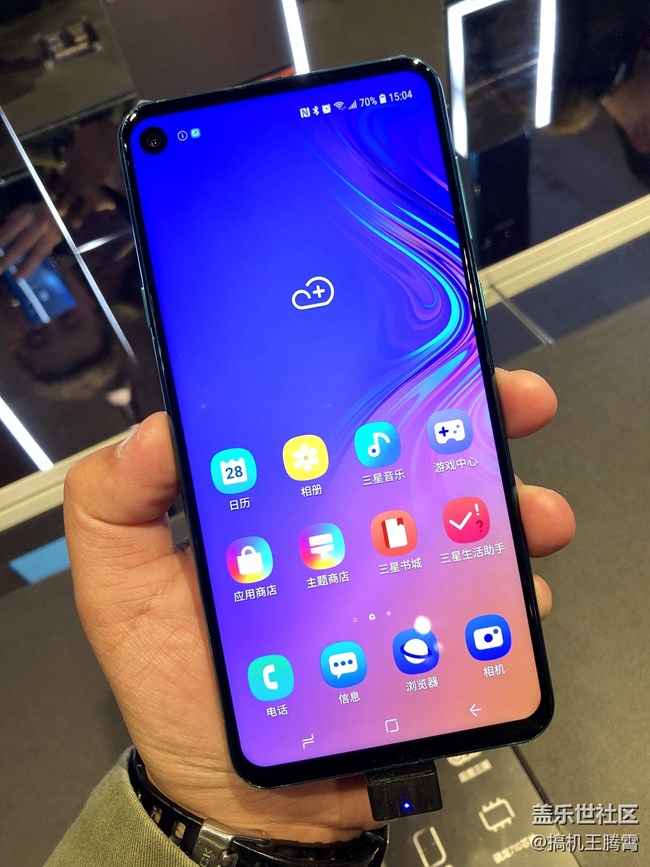 屏占比的再次突破，三星Galaxy A8s震撼登場！