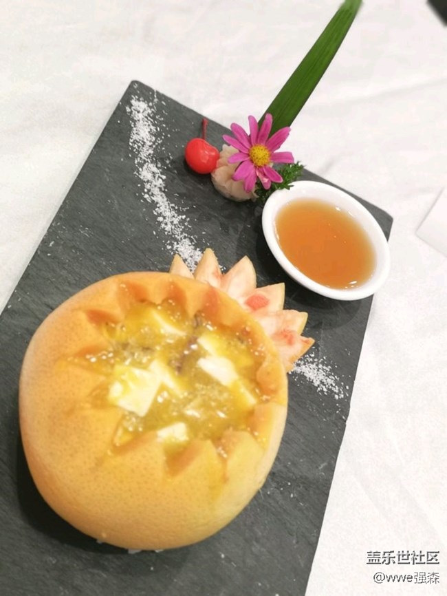 天街開(kāi)業(yè)，盛裝出席