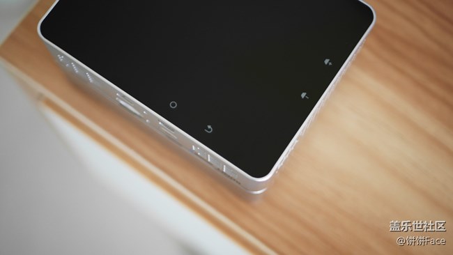 玲瓏小巧·精致有型 三星智能激光投影儀開箱圖賞 玲瓏小巧·精致有型 三星智能激光投影儀開箱圖賞