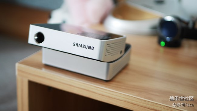玲瓏小巧·精致有型 三星智能激光投影儀開箱圖賞