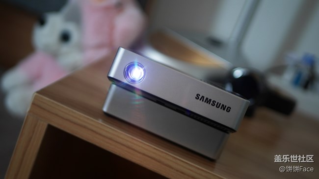 玲瓏小巧·精致有型 三星智能激光投影儀開箱圖賞 玲瓏小巧·精致有型 三星智能激光投影儀開箱圖賞