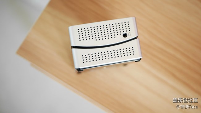 玲瓏小巧·精致有型 三星智能激光投影儀開箱圖賞 玲瓏小巧·精致有型 三星智能激光投影儀開箱圖賞