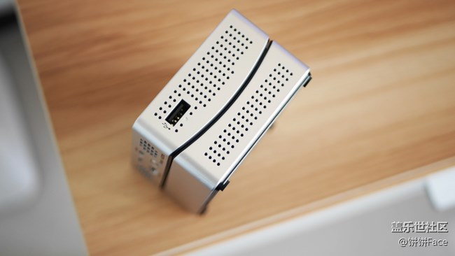 玲瓏小巧·精致有型 三星智能激光投影儀開箱圖賞 玲瓏小巧·精致有型 三星智能激光投影儀開箱圖賞