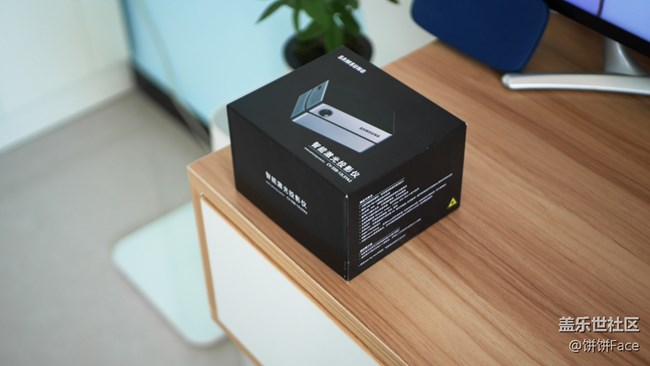 玲瓏小巧·精致有型 三星智能激光投影儀開箱圖賞 玲瓏小巧·精致有型 三星智能激光投影儀開箱圖賞
