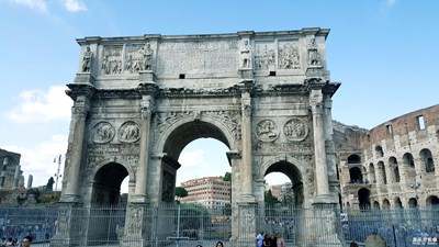 君士坦丁凱旋門