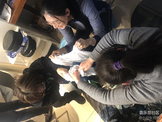 體驗(yàn)傳統(tǒng)手工扎染 體驗(yàn)傳統(tǒng)手工扎染