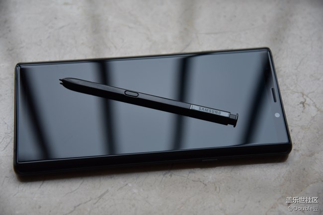 旗艦的最后堅守：三星Galaxy Note9外觀簡析