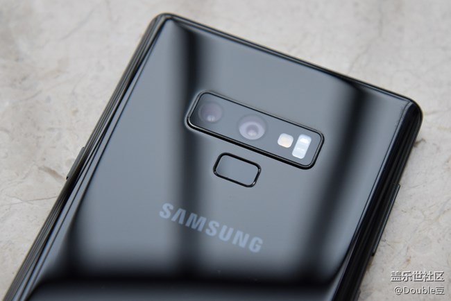 旗艦的最后堅守：三星Galaxy Note9外觀簡析