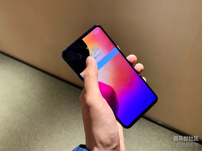 三星A8s與華為Nova4 在開孔之巔誰更勝一籌？(外觀篇)