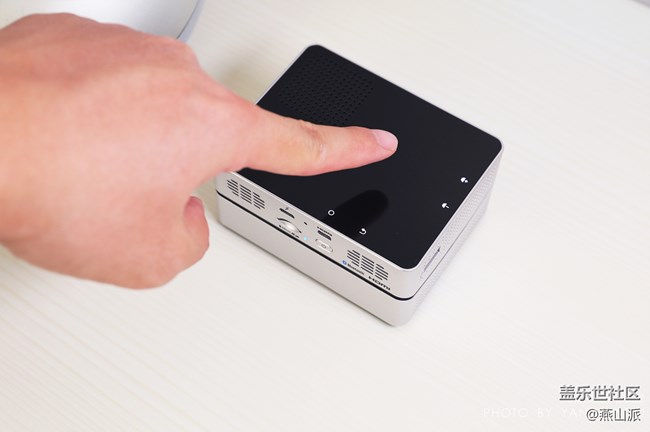 三星智能激光投影儀評測，簡直是變形金剛的能量魔方