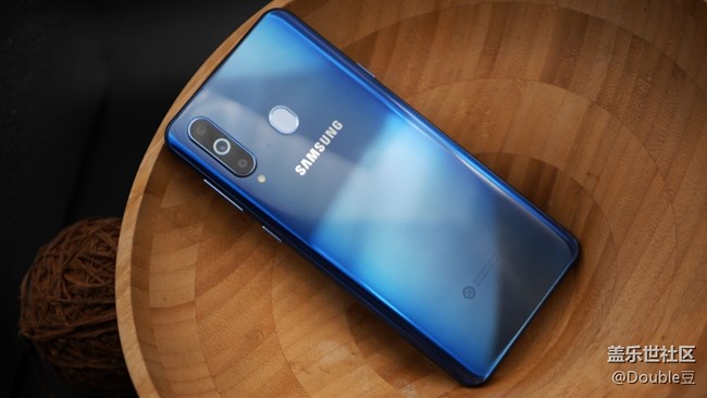 三星Galaxy A8s是否是一款值得購買的好手機(jī)？