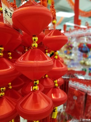 【開(kāi)門紅】+商場(chǎng)里的年味